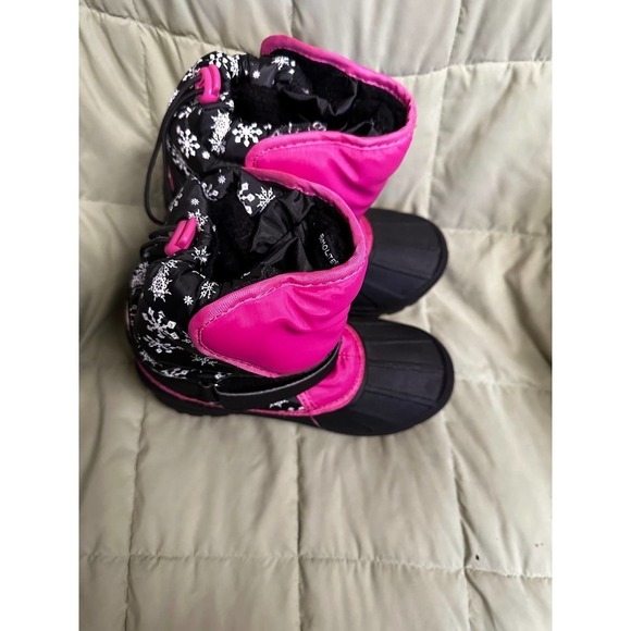 Athletech Girls Size Three 3 Thermolite Snow Boots Minimal Use - Picture 1 of 5